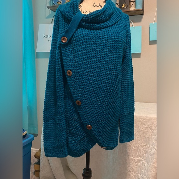 Teal sweater. Asymmetrical Neckline with button details. - Picture 1 of 3